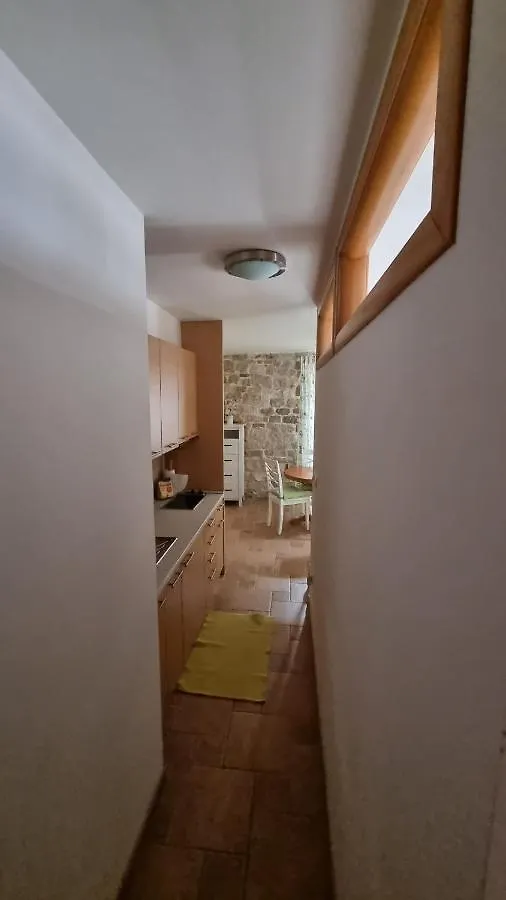 Rotondo Apartments Kastela 0*,